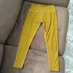 Beyond Yoga bronze gold leggings size medium